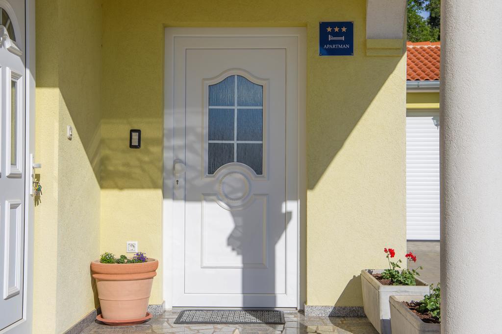 Apartment Komljenovic Pula Exterior foto