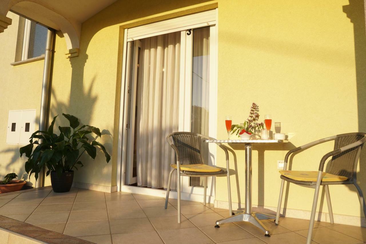 Apartment Komljenovic Pula Exterior foto
